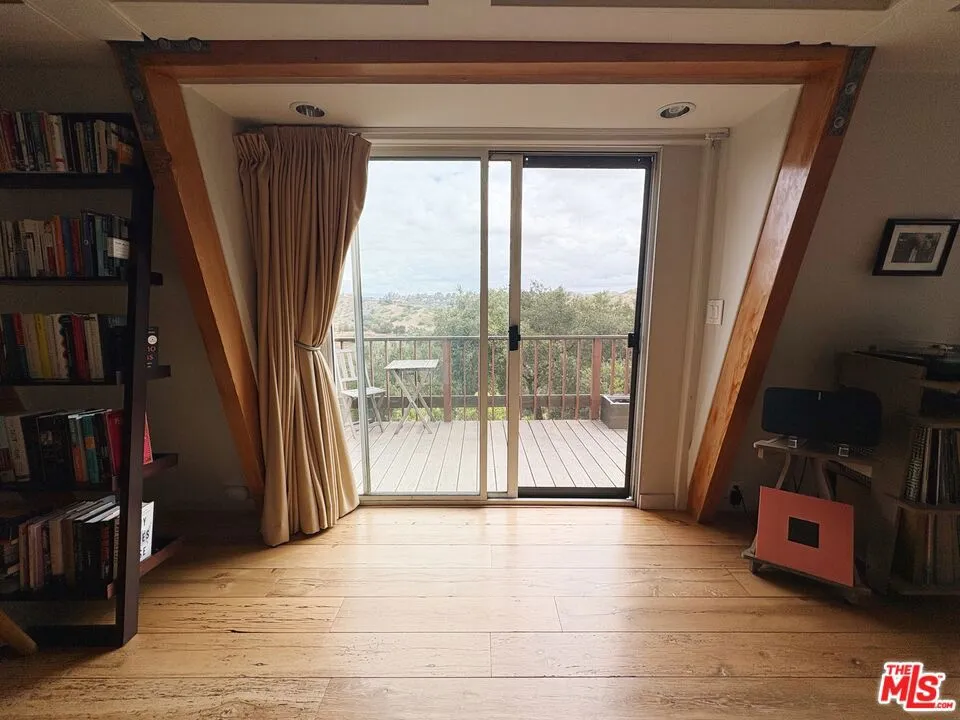22013 Alta Drive Topanga, CA 90290