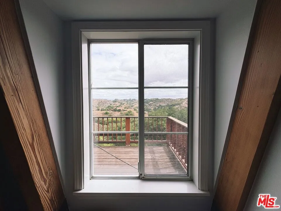 22013 Alta Drive Topanga, CA 90290