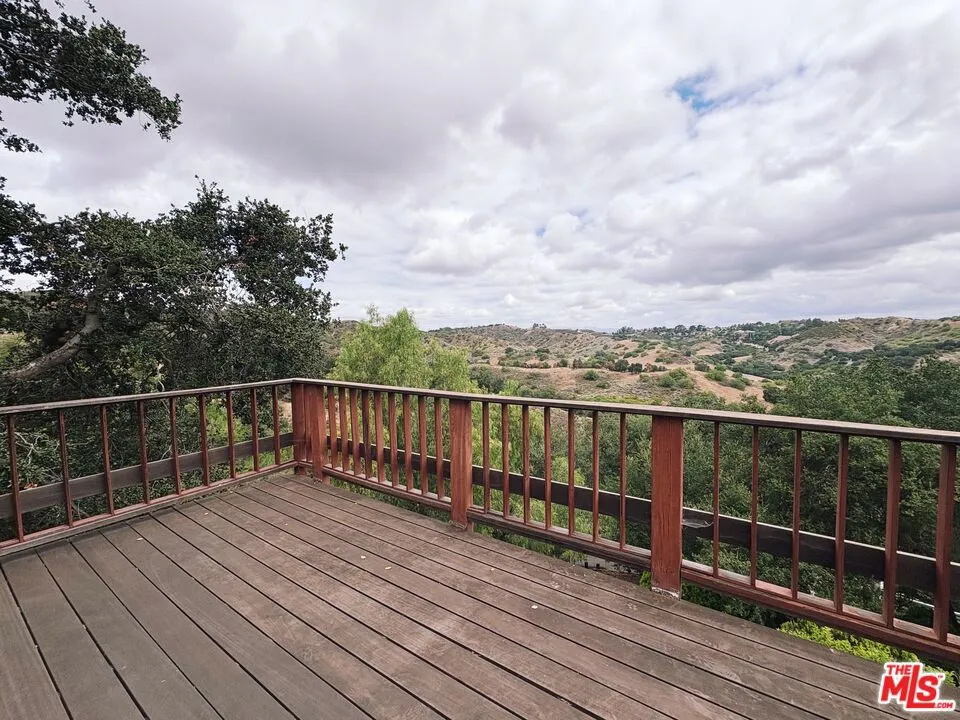 22013 Alta Drive Topanga, CA 90290