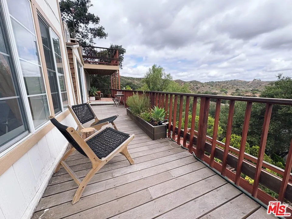 22013 Alta Drive Topanga, CA 90290