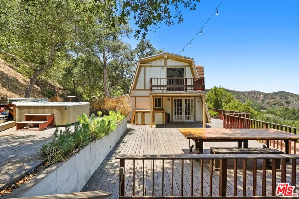 22013 Alta Drive Topanga, CA 90290