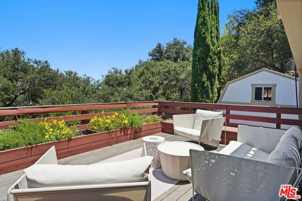 22013 Alta Drive Topanga, CA 90290