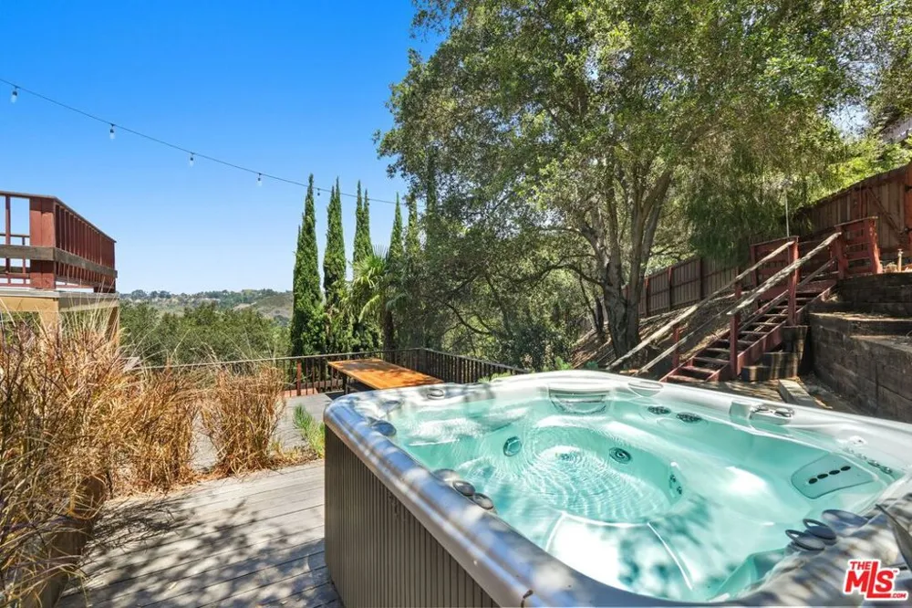 22013 Alta Drive Topanga, CA 90290