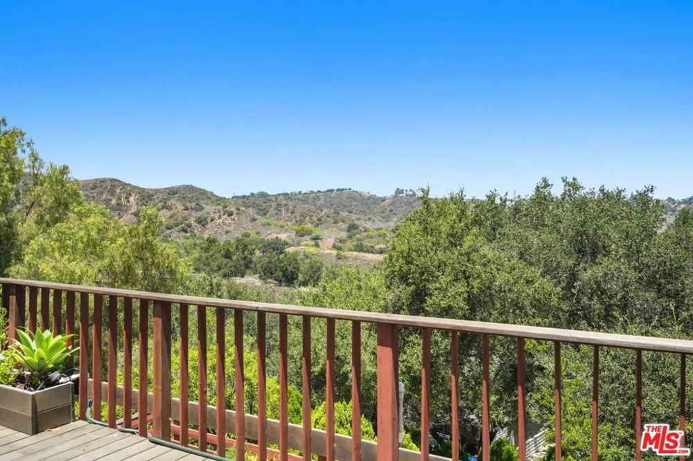 22013 Alta Drive Topanga, CA 90290