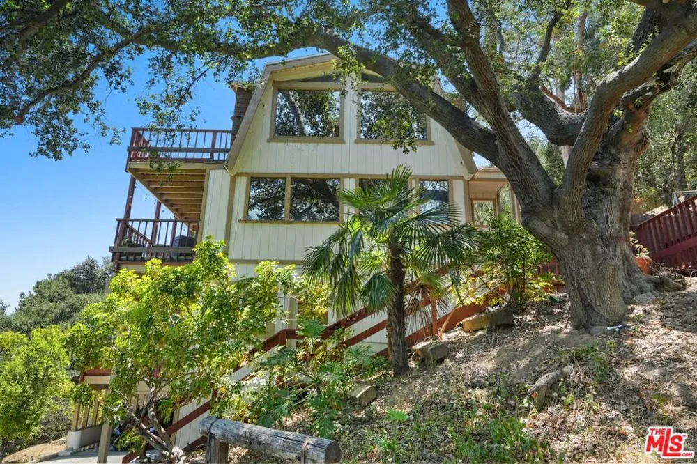 22013 Alta Drive Topanga, CA 90290