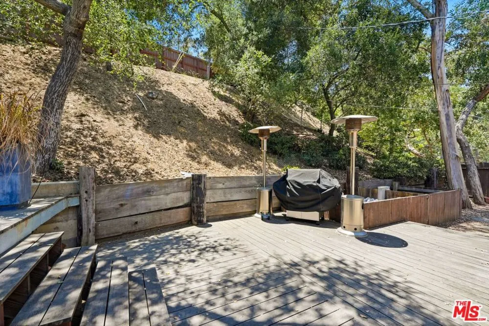 22013 Alta Drive Topanga, CA 90290