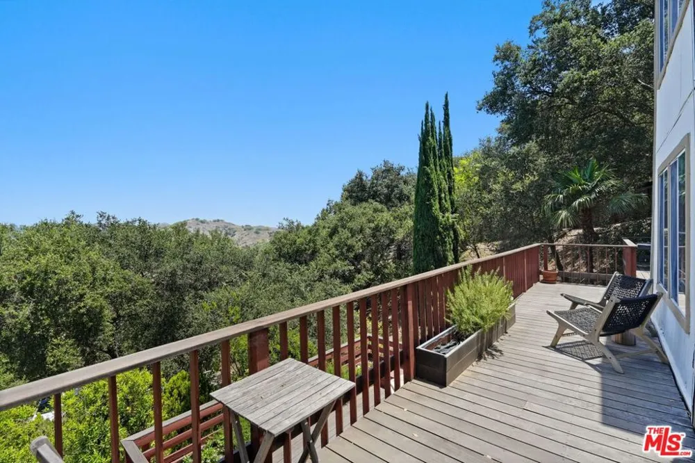 22013 Alta Drive Topanga, CA 90290