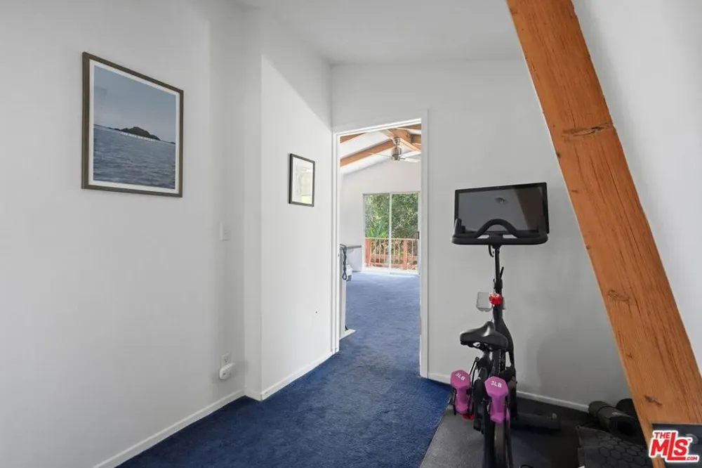 22013 Alta Drive Topanga, CA 90290