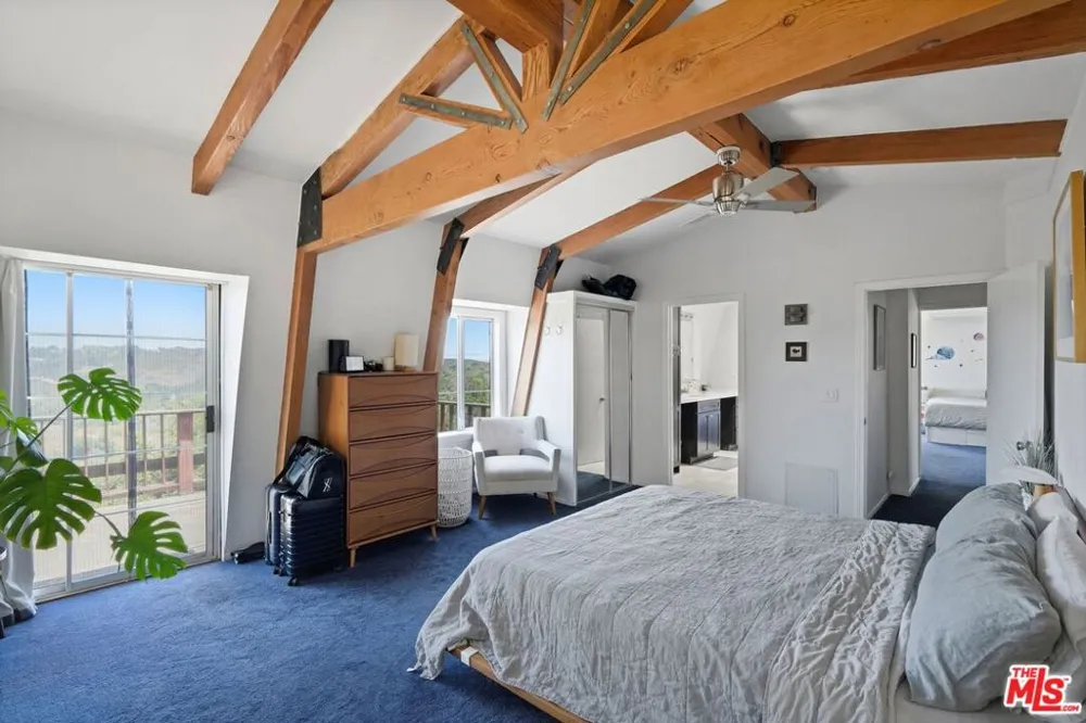 22013 Alta Drive Topanga, CA 90290