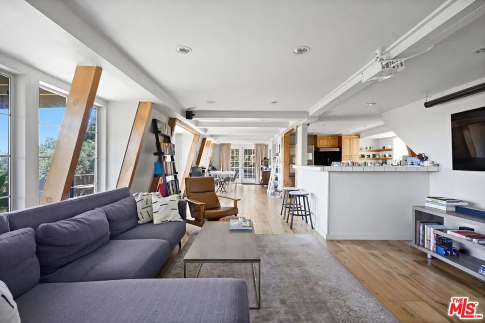 22013 Alta Drive Topanga, CA 90290