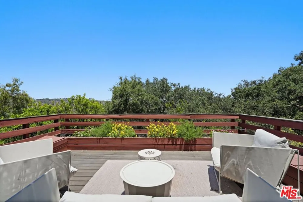 22013 Alta Drive Topanga, CA 90290