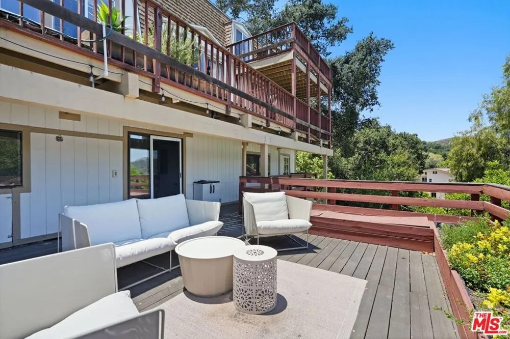 22013 Alta Drive Topanga, CA 90290