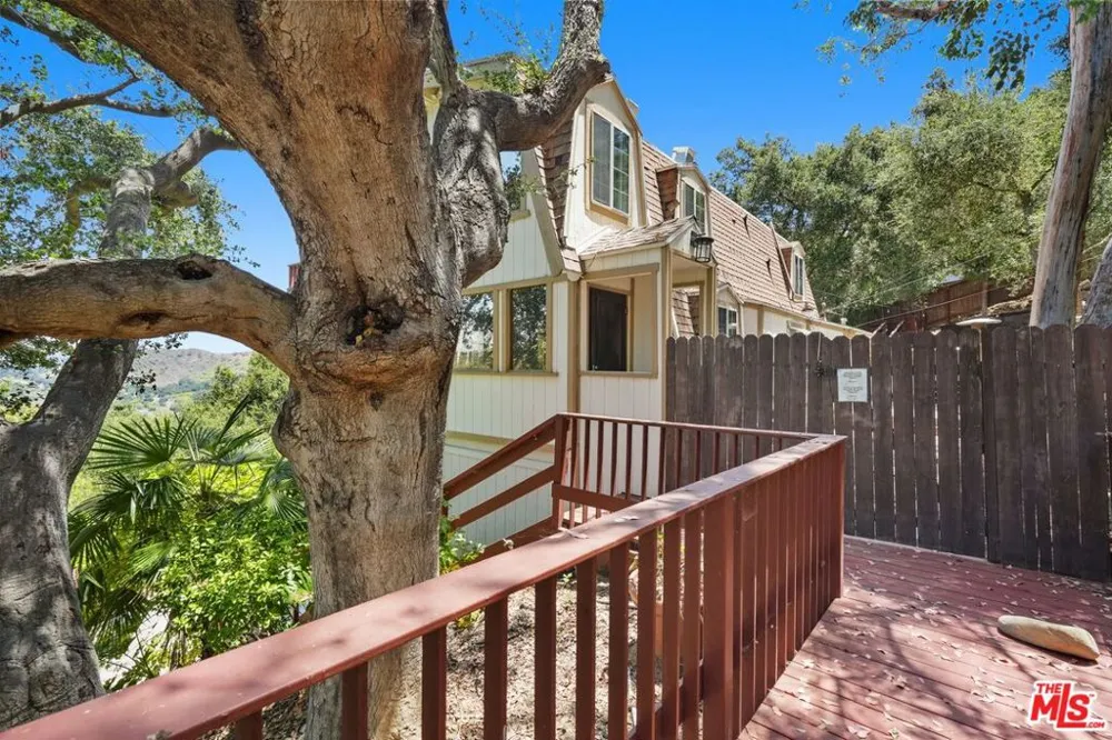 22013 Alta Drive Topanga, CA 90290