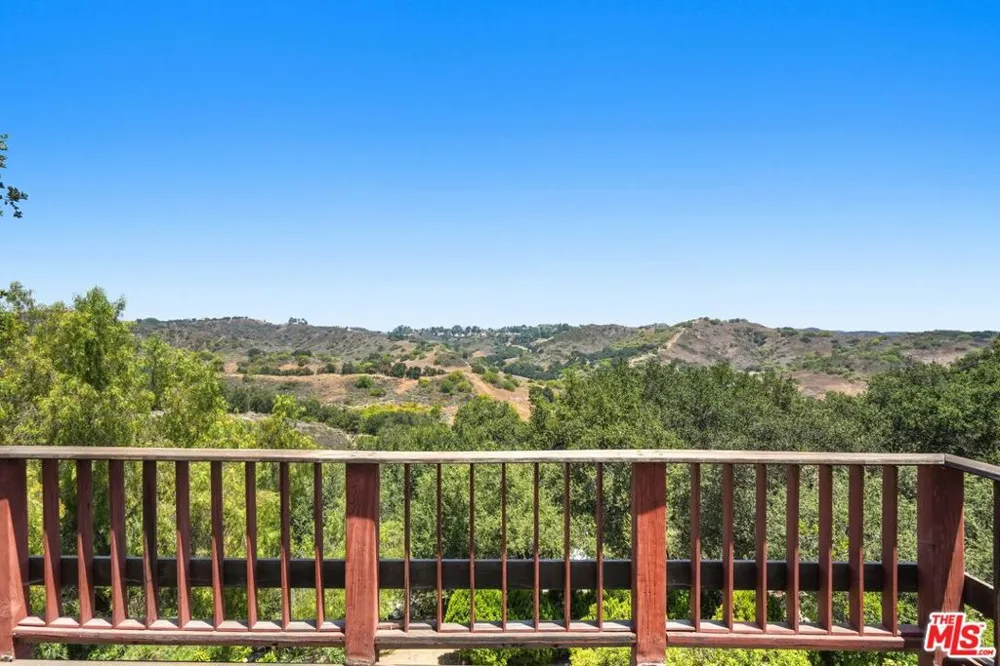 22013 Alta Drive Topanga, CA 90290
