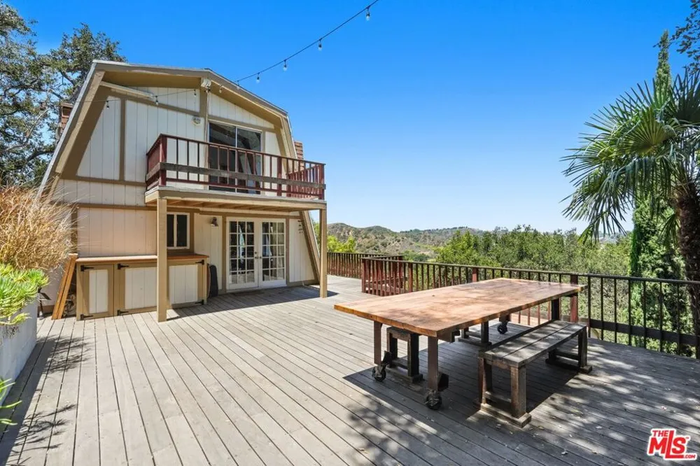 22013 Alta Drive Topanga, CA 90290