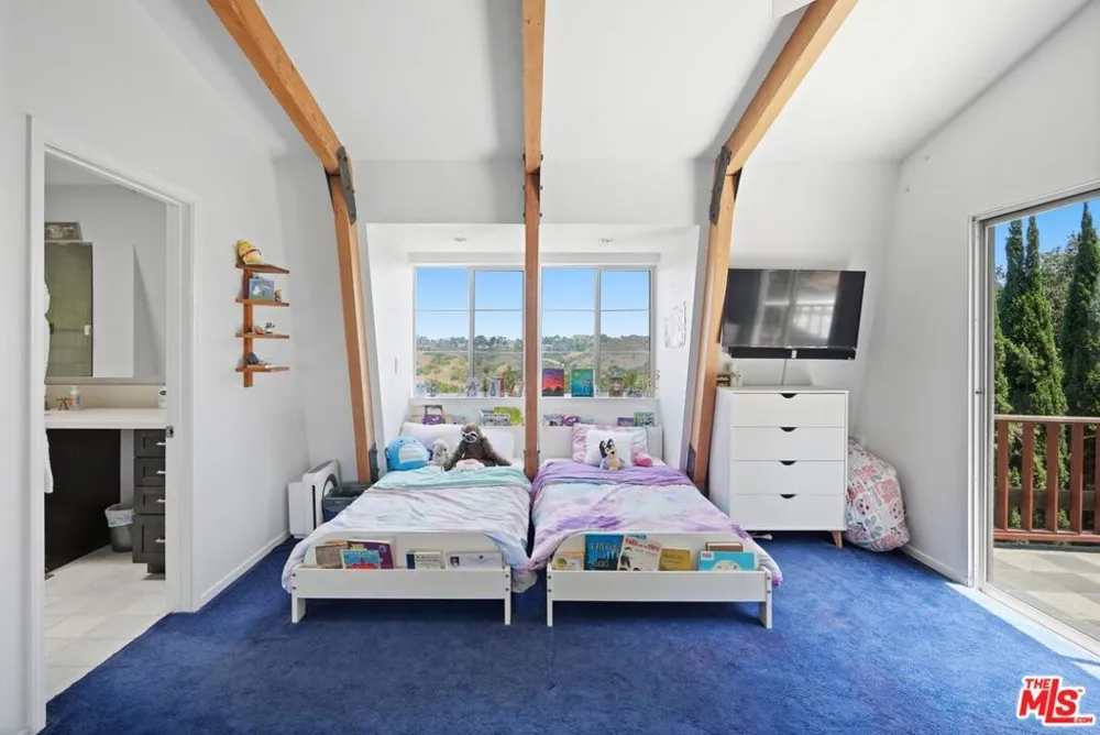 22013 Alta Drive Topanga, CA 90290