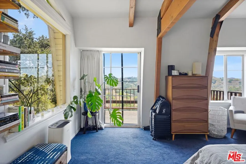 22013 Alta Drive Topanga, CA 90290