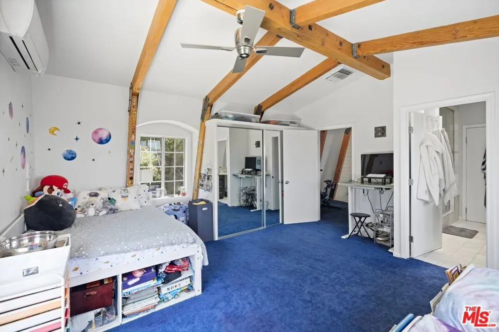 22013 Alta Drive Topanga, CA 90290
