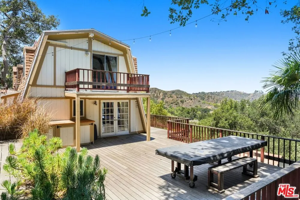 22013 Alta Drive Topanga, CA 90290