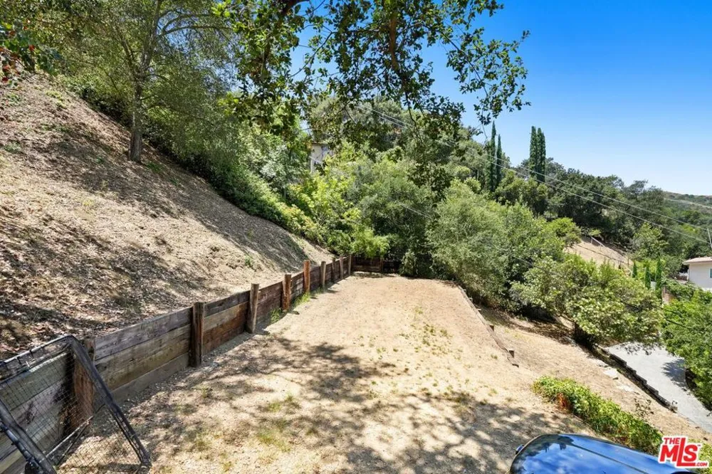 22013 Alta Drive Topanga, CA 90290