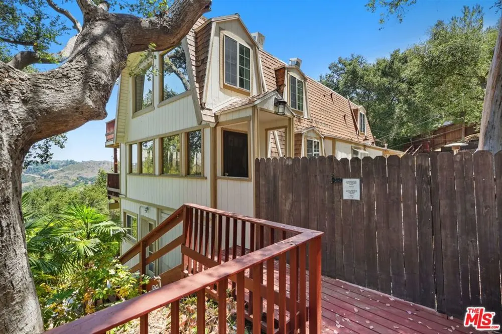 22013 Alta Drive Topanga, CA 90290