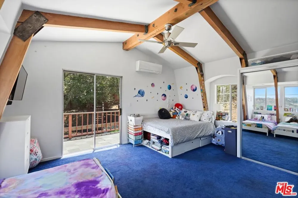 22013 Alta Drive Topanga, CA 90290