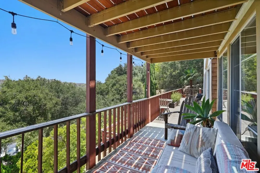 22013 Alta Drive Topanga, CA 90290