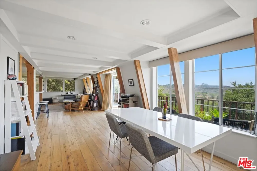 22013 Alta Drive Topanga, CA 90290