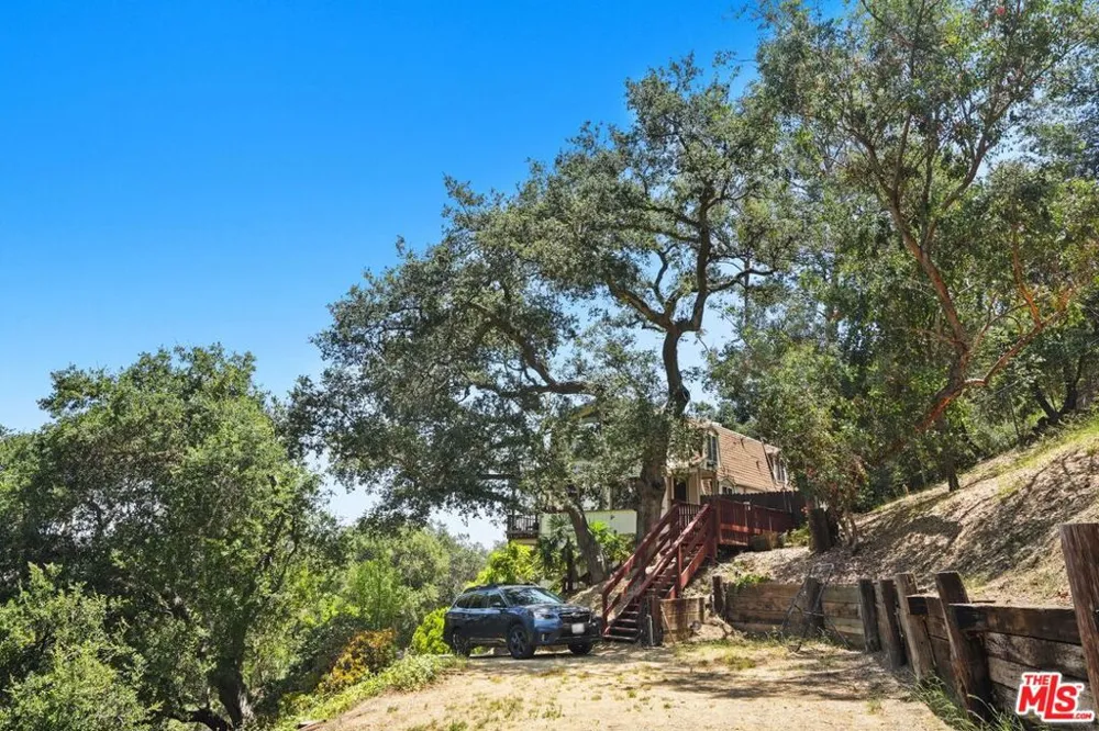 22013 Alta Drive Topanga, CA 90290