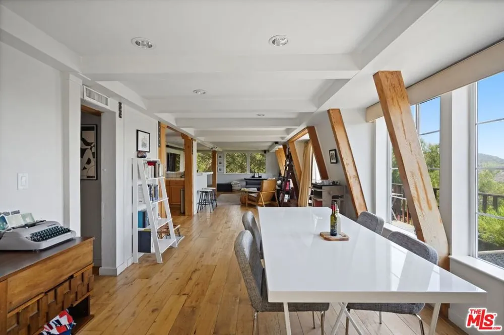 22013 Alta Drive Topanga, CA 90290