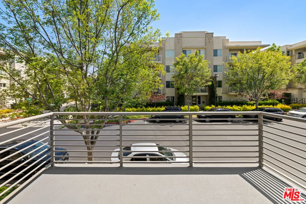 5449 Strand #101 Hawthorne, CA 90250