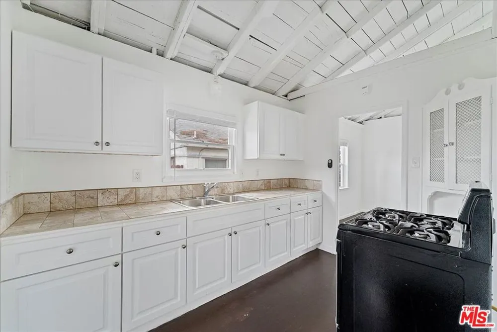 1226 Corona Street Hermosa Beach, CA 90254