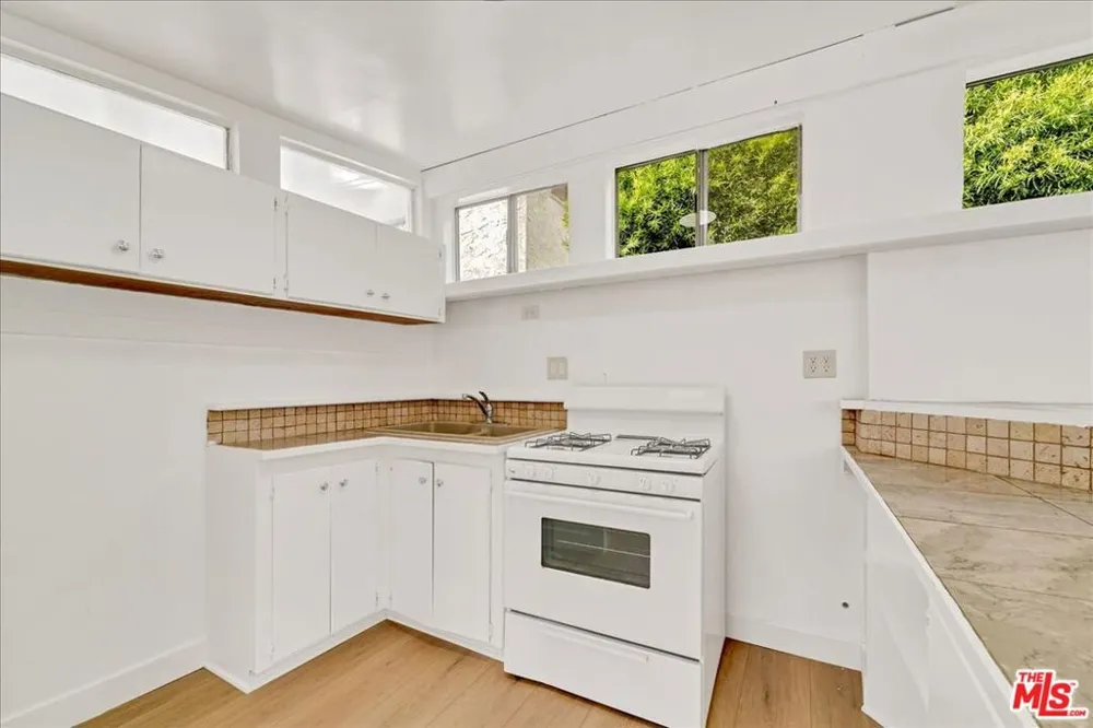 1226 Corona Street Hermosa Beach, CA 90254