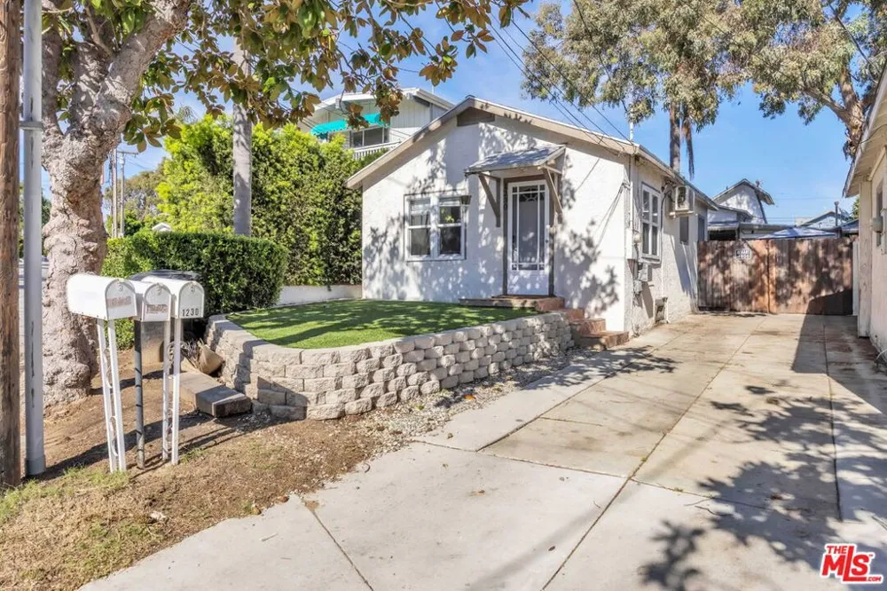 1226 Corona Street Hermosa Beach, CA 90254