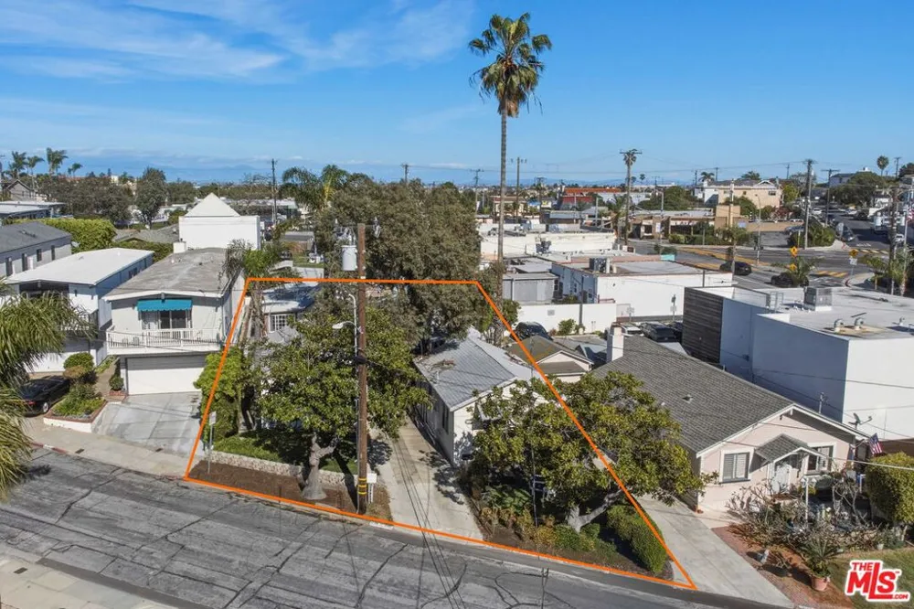 1226 Corona Street Hermosa Beach, CA 90254