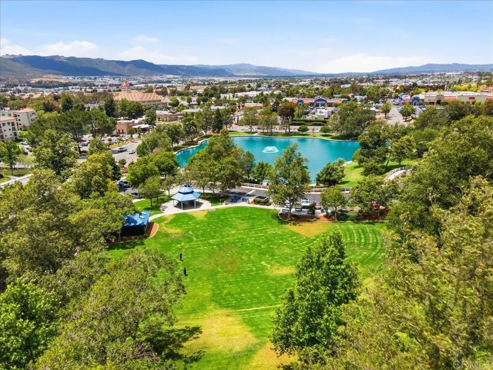 42921 Avenida Amistad Temecula, CA 92592