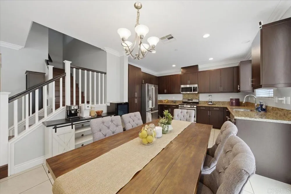 42921 Avenida Amistad Temecula, CA 92592