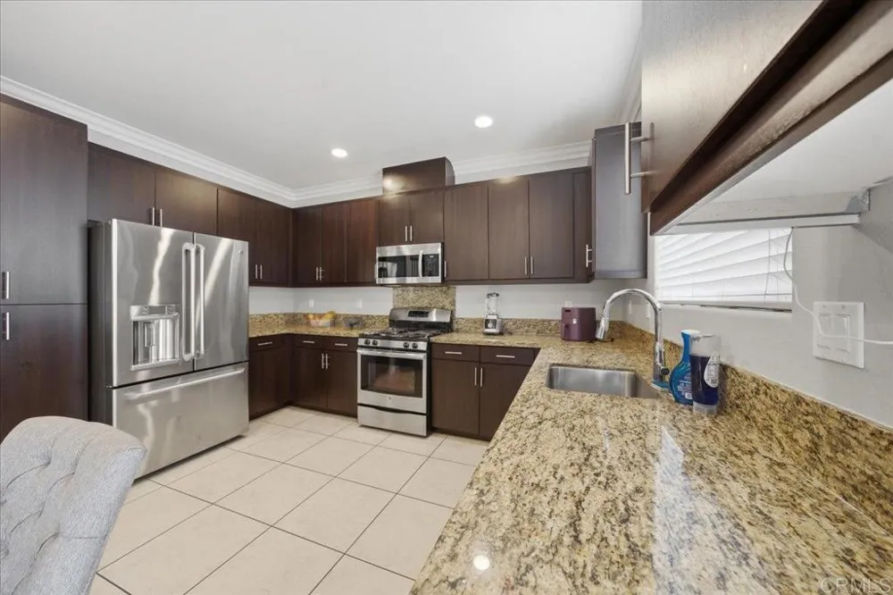 42921 Avenida Amistad Temecula, CA 92592