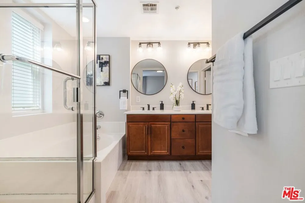 6020 Seabluff Drive #416 Playa Vista, CA 90094