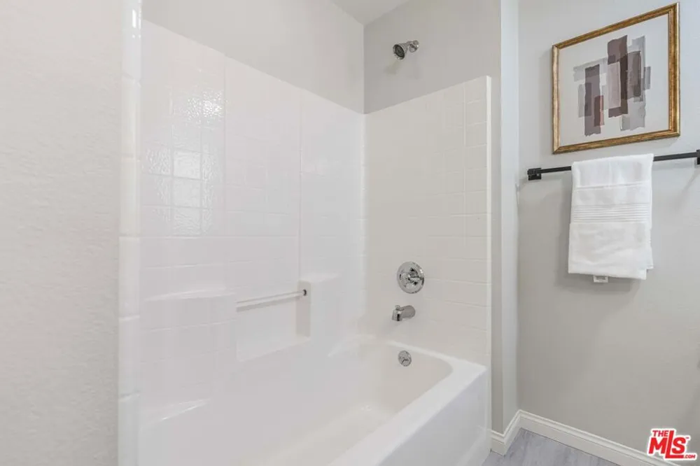 6020 Seabluff Drive #416 Playa Vista, CA 90094