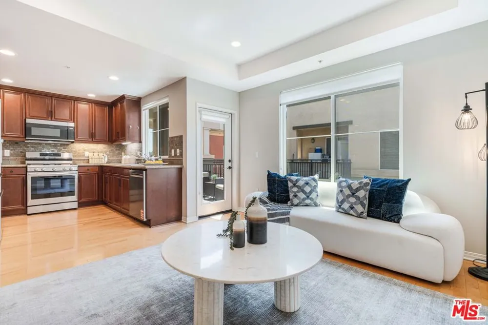 6020 Seabluff Drive #416 Playa Vista, CA 90094