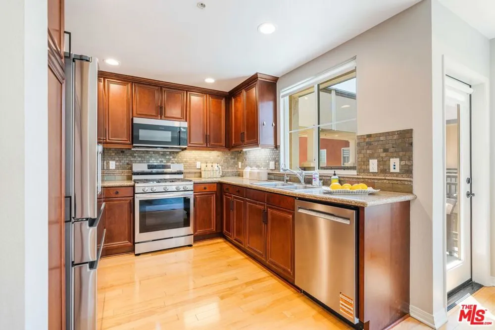 6020 Seabluff Drive #416 Playa Vista, CA 90094