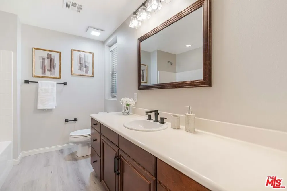6020 Seabluff Drive #416 Playa Vista, CA 90094