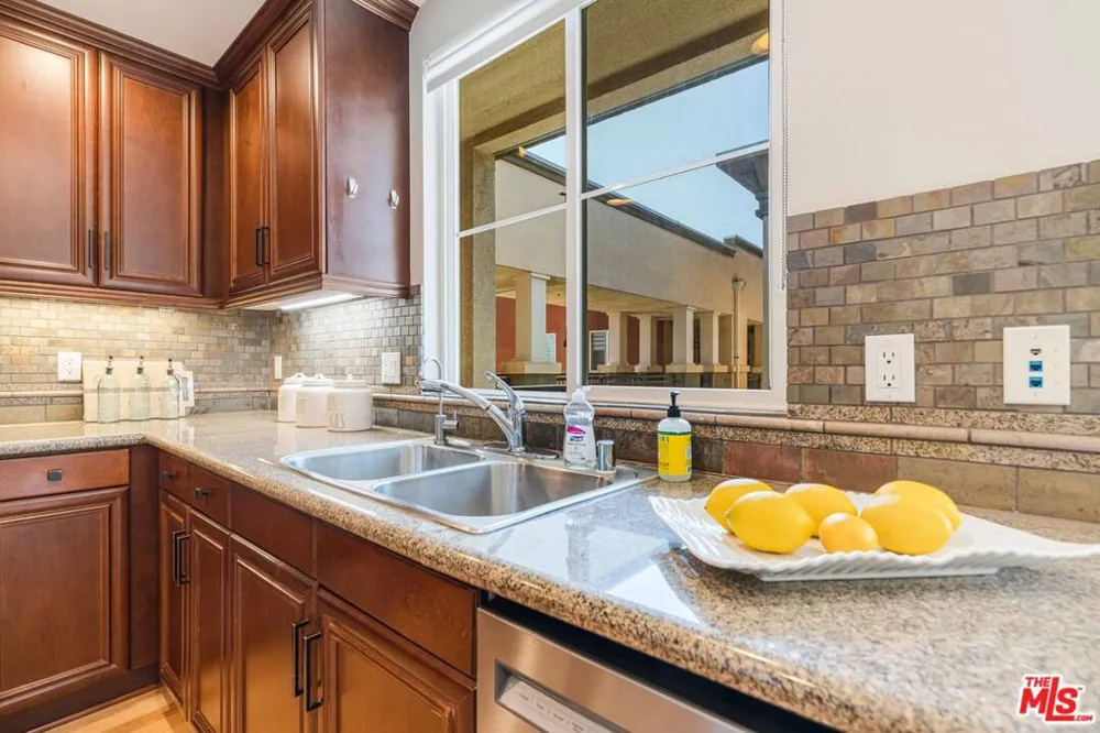 6020 Seabluff Drive #416 Playa Vista, CA 90094