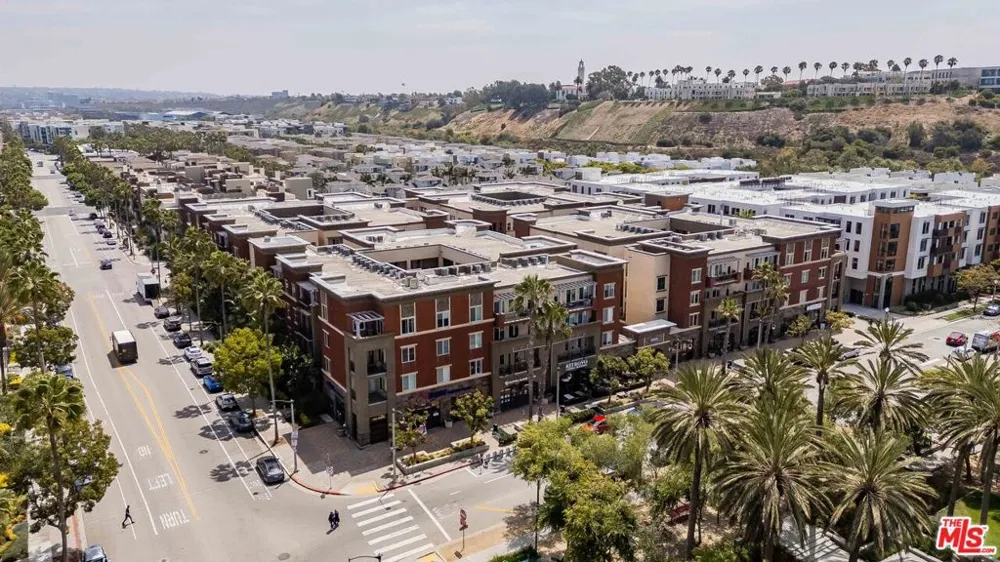 6020 Seabluff Drive #416 Playa Vista, CA 90094