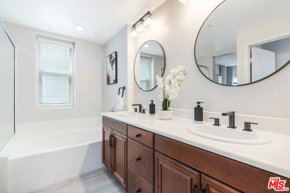 6020 Seabluff Drive #416 Playa Vista, CA 90094