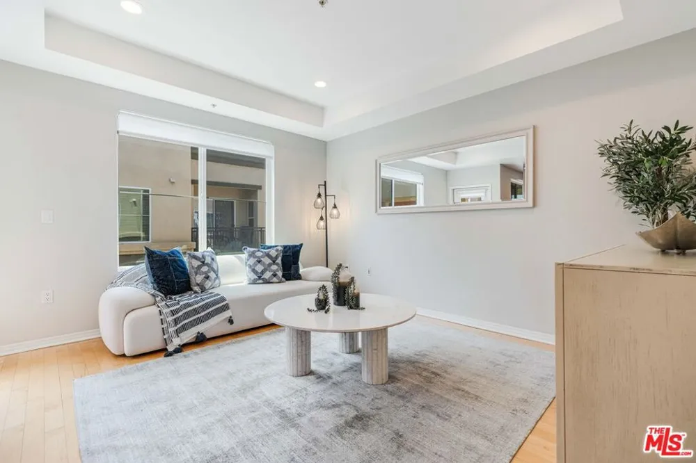 6020 Seabluff Drive #416 Playa Vista, CA 90094
