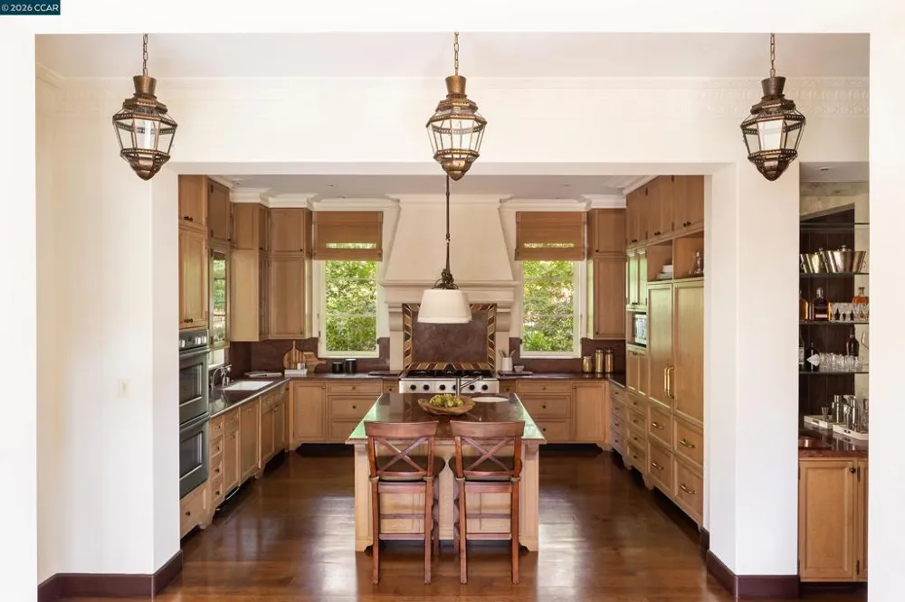 280 Indian Rd Piedmont, CA 94610