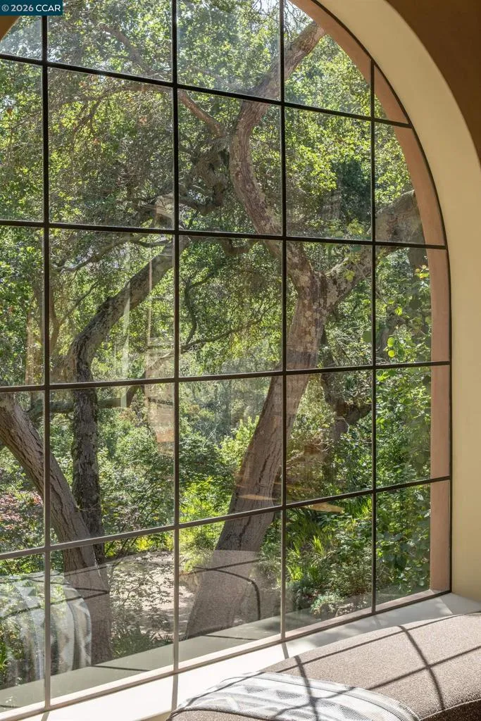 280 Indian Rd Piedmont, CA 94610