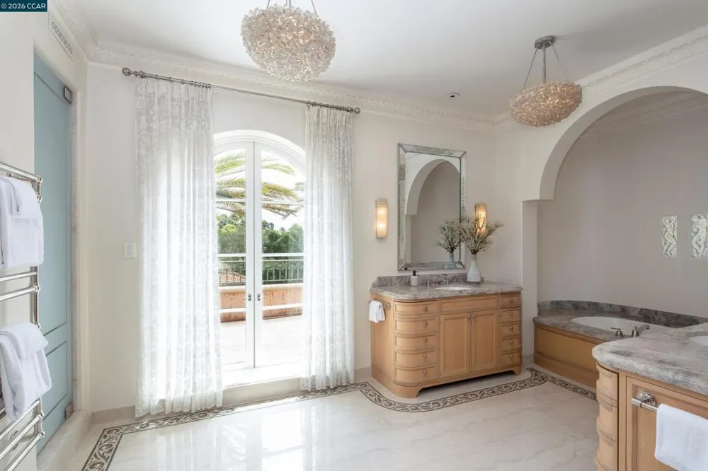280 Indian Rd Piedmont, CA 94610